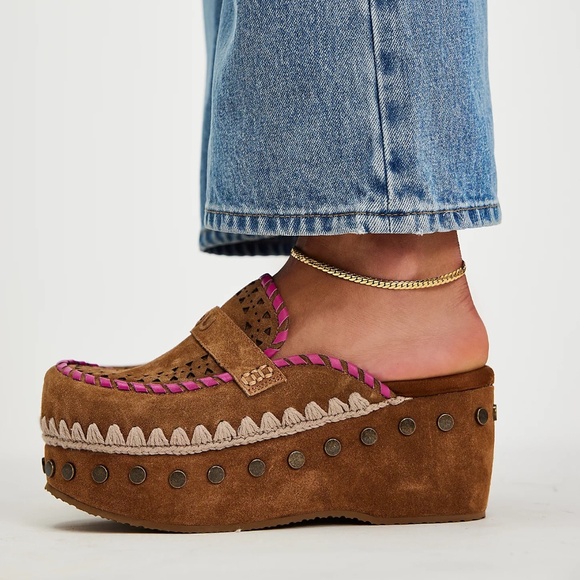 Mou | Leather Overstitching Suede Clogs - Cognac & Pink - 60mm Wedge - Picture 2 of 15